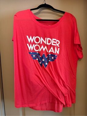 DC Pink Red Wonder Woman Logo Short Sleeve Tee